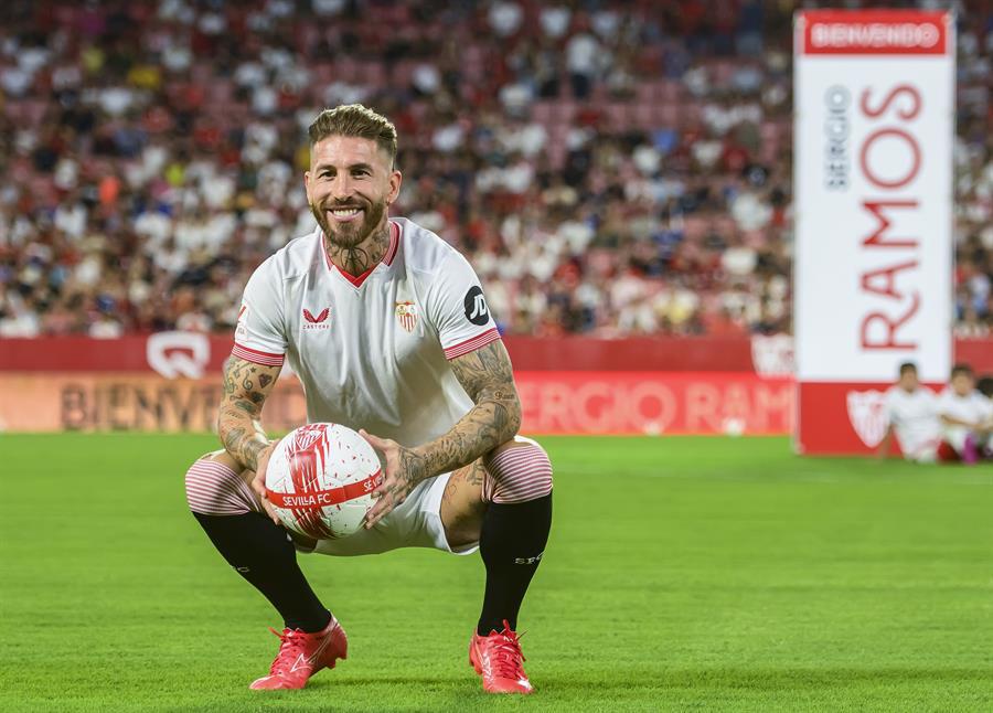Sergio Ramos en su presentación con el Sevilla.