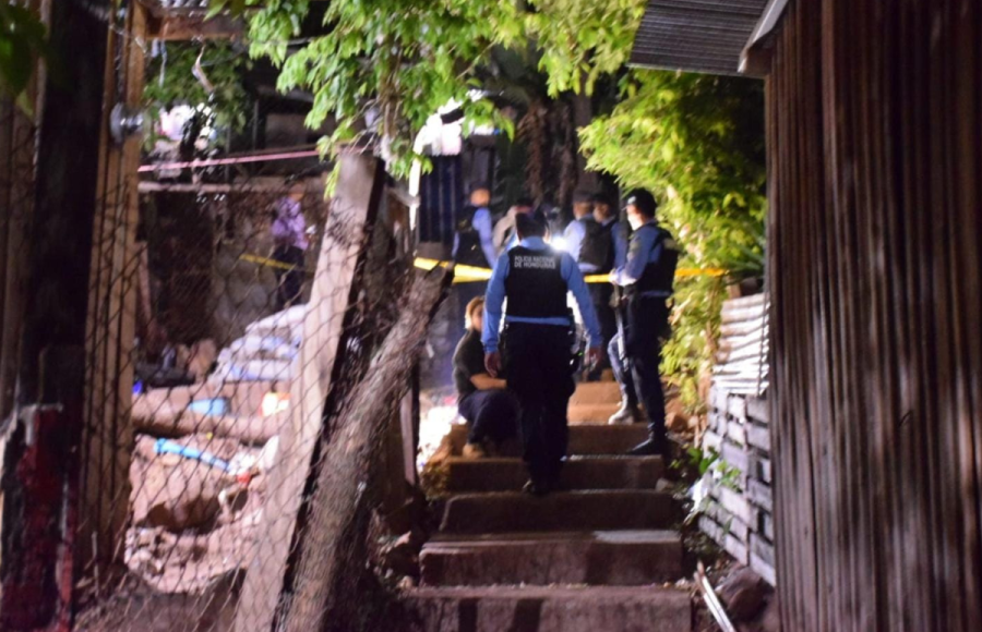 Tres jóvenes fueron asesinados a disparos en la noche del jueves, 4 de abril, en las faldas del cerro Juan Laínez, en Tegucigalpa (Honduras). 