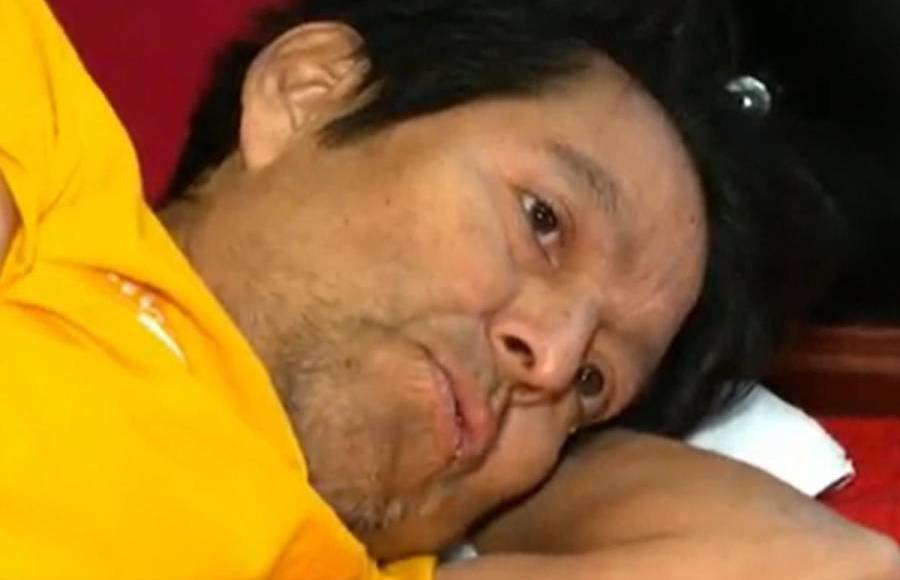 Según informó la Campaña <i>Compassion &amp; Choices,</i> pidió que le tocarán la canción <i>La Última Caravana </i>durante sus últimos minutos de vida.