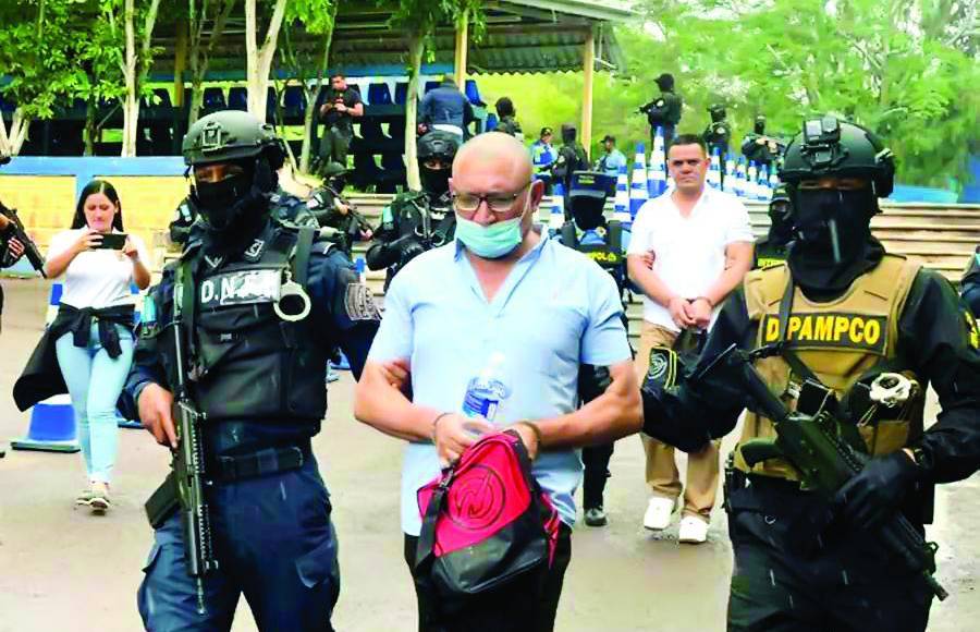 La Fiscalía federal para el distrito Sur de Nueva York informó en un comunicado que acusó a Campbell, conocido como ‘Viejo Dan’ y ‘Don David’, de 57 años, por delitos de extorsión, narcóticos y armas de fuego.