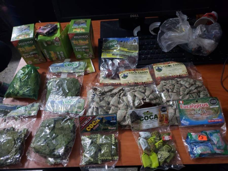 La Policía filtró fotografías de todos los dulces que la hondureña de 36 años traía consigo.