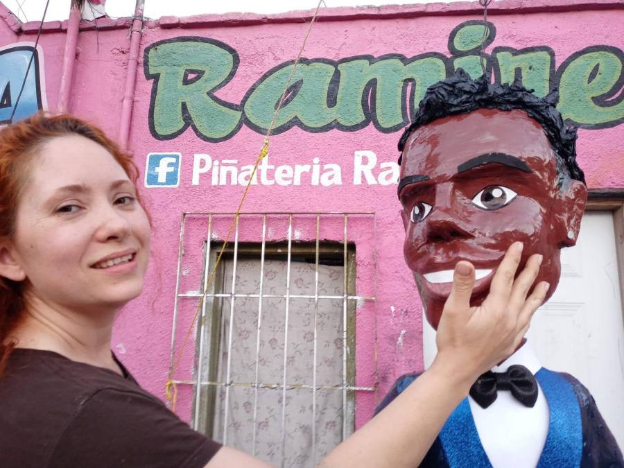 A través de su cuenta oficial de Facebook, la piñatería Ramírez compartió varias fotos de su réplica del comediante Chris Rock. 