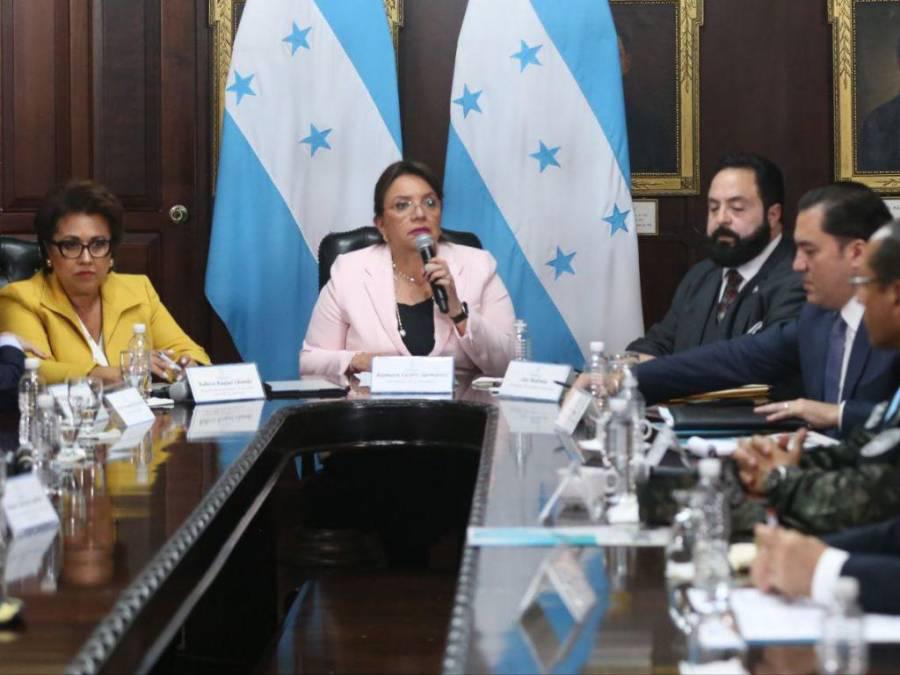 En la reunión estuvieron presentes todos los titulares de los tres poderes del Estado, además, del fiscal general de la República, Óscar Fernando Chinchilla. 