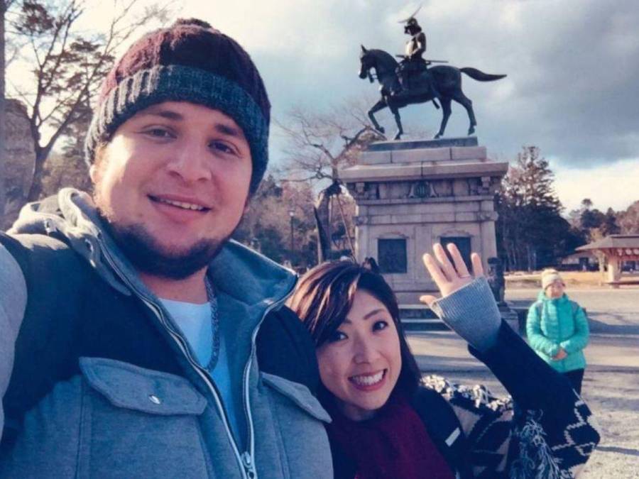 Según reveló Shiho Takahashi, fue la personalidad del hondureño lo que la cautivó. “Mi esposo es relajado y muy divertido, me quita el estrés”, dijo entre risas. La mujer contó que el día a día en Japón es muy ajetreado y estresado, por lo que la actitud de su esposo la impulsa a sobrellevarla. “Estoy muy feliz de estar con un catracho, él me besa y me abraza”, agregó Takahashi