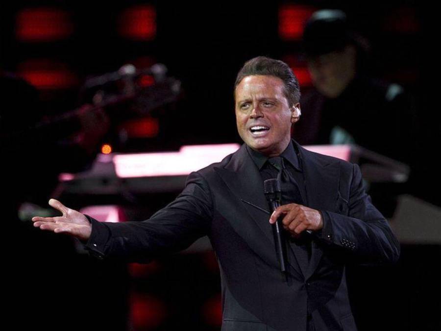 “Las cartas marcan un desacuerdo muy grande entre Luis Miguel y el político y muestran también que hubieron dos hombres al mando del hombre de poder que le pegaron una paliza al cantante; lo desfiguraron y lo mataron. Igualmente las cartas dicen que a Luis Miguel le dieron un tiro fatal en el hígado”.