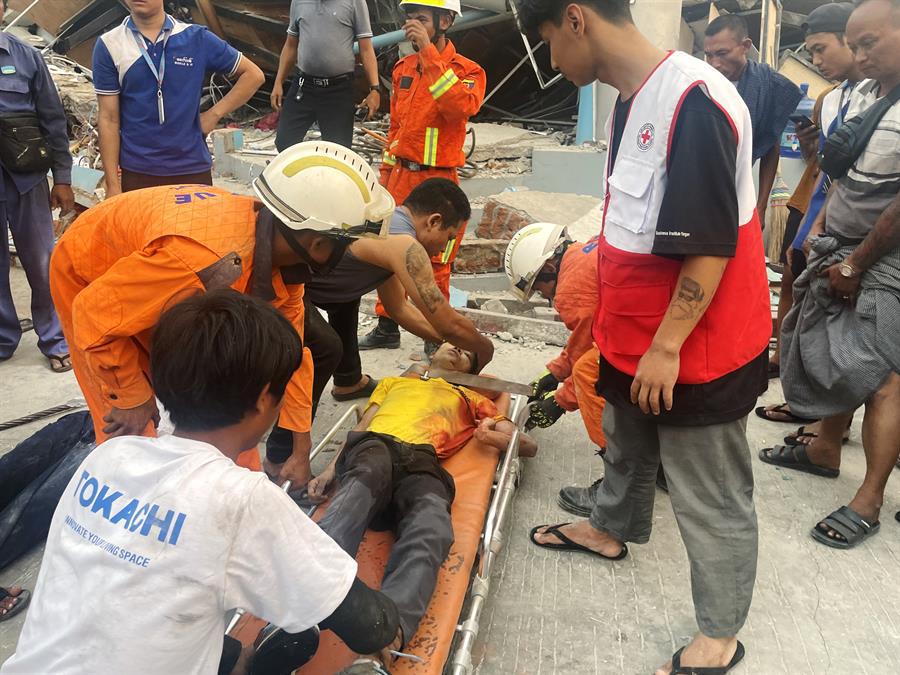 Las aterradoras imágenes de los escombros del terremoto en Birmania, Tailandia y el suroeste de China