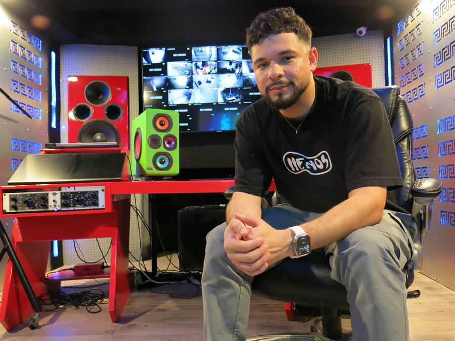 Hijo de Dj Nelson, un pilar del reguetón, se abre paso en la música cristiana