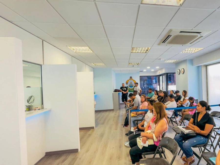 El Consulado de Honduras en Madrid, España inauguró hace unos meses una nueva oficina consular para el servicio de diferentes trámites a los hondureños radicados en Europa.
