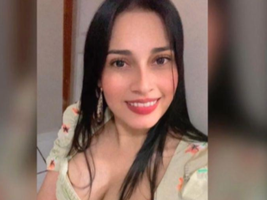Claudia Patricia Munguía Cardona tiene 30 años de edad y es empleada de una cooperativa en la misma ciudad de La Ceiba, en el departamento de Atlántida.