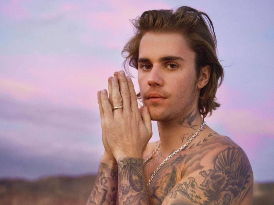Ya en 2016, Justin se había convertido en todo un adulto. Seguía haciendo conciertos donde colgaba el ‘<i>sold out</i>’. Además, se comenzó a aficionar a los tatuajes, que coronaban la mayor parte de su cuerpo.