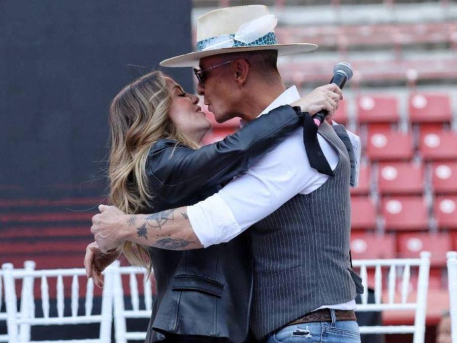 Andrea Legarreta y Erik Rubín se separan tras 22 años de matrimonio, así lo anunciaron en sus redes sociales.