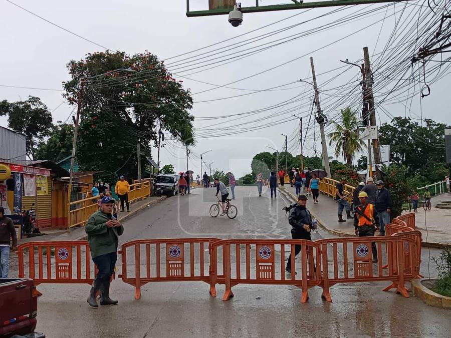 Y es que las intermitentes lluvias que han azotado la región norte de Honduras ha provocado el aumento del nivel del segundo afluente con mayor caudal que cruza el valle de Sula. 