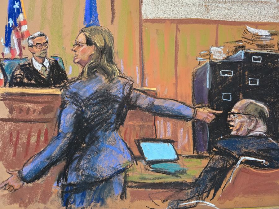 Fiscalía muestra fotos de Weinstein con Clinton o reina Isabel para destacar su influencia