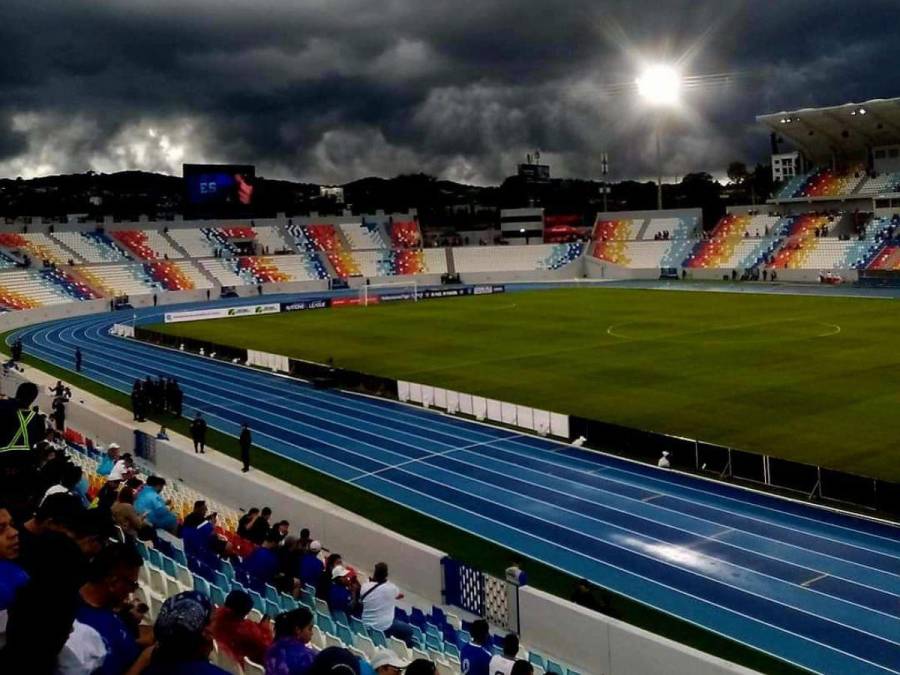 El estadio Nacional Jorge “Mágico” González tiene un aforo para 35 mil espectadores. 