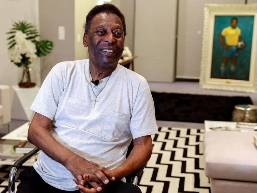 Gracias a que Pelé siempre tuvo una gran visión de negocios, el astro brasileño invirtió casi toda su riqueza en bienes raíces, por lo que una vez se retiró, ‘o Rei’ adquirió varias viviendas para así poder vivir de sus rentas.