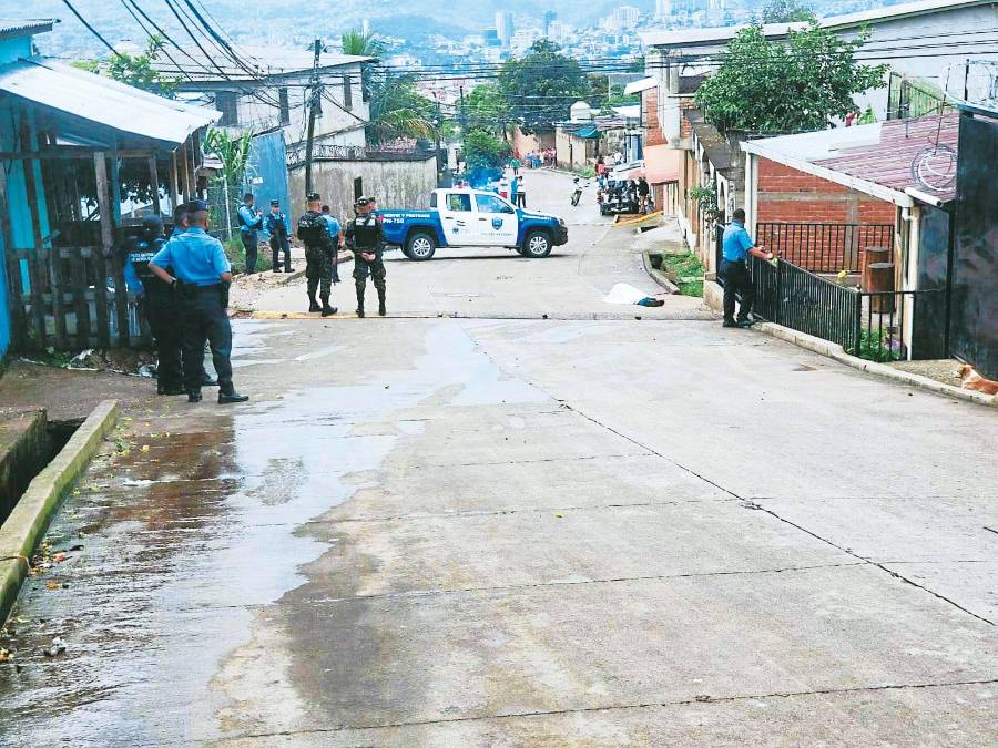 Matan a balazos a dos albañiles en la colonia Villa Nueva de la capital