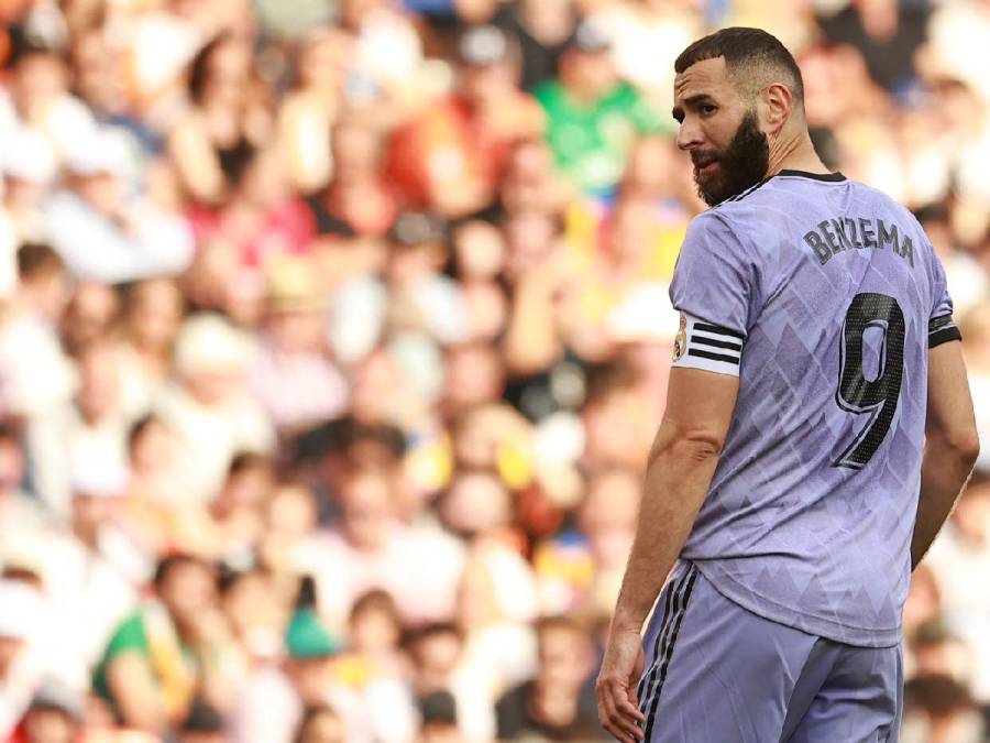 El anuncio de la salida de Karim <b>Benzema</b> del Real Madrid ha generado una serie de reacciones de sus compañeros de equipo, exmadridistas y medios en las redes sociales.