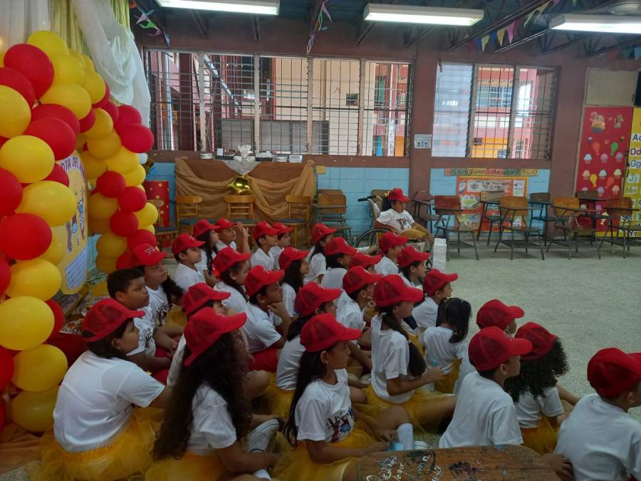 Con mucha alegría, niños de la Presentación Centeno de San Pedro Sula celebran su día