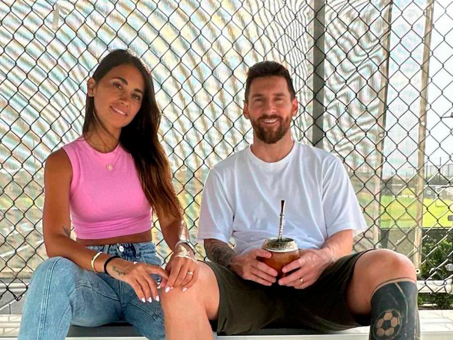 Antonela y Messi son esposos desde 2017, por lo que llevan seis años de casados, pero más de 20 de conocerse. En 2012, después de dos años de estar junt