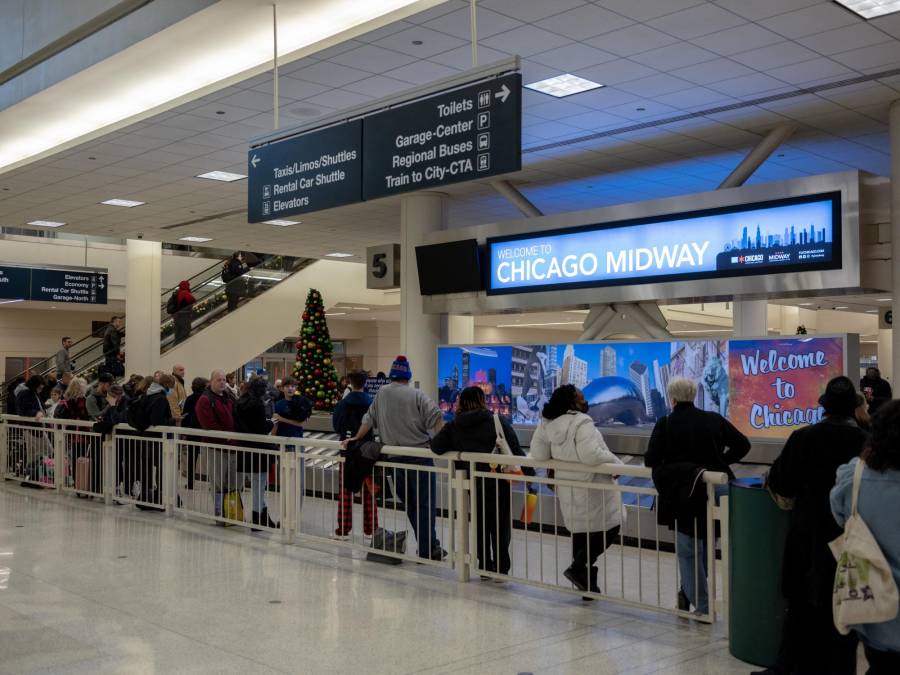 Este miércoles los aeropuertos, especialmente en Denver, Chicago y Baltimore, continuaron las interrupciones de vuelos.