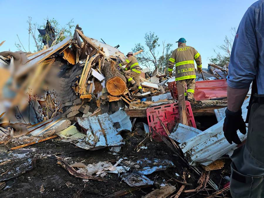 Devastación total en Perryton, Texas, por paso de tornados