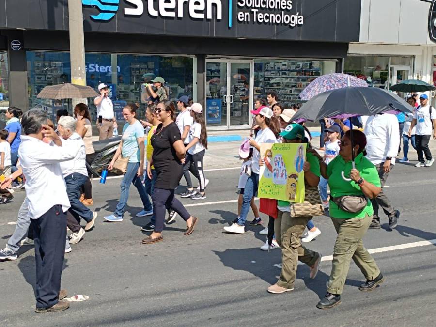 En San Pedro Sula marchan contra la ideología de género en Honduras