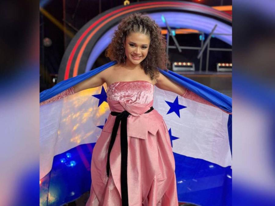 Cesia Sáenz hizo historia en 2022 al convertirse en la primera hondureña en ganar el reality show mexicano: “La Academia”. 