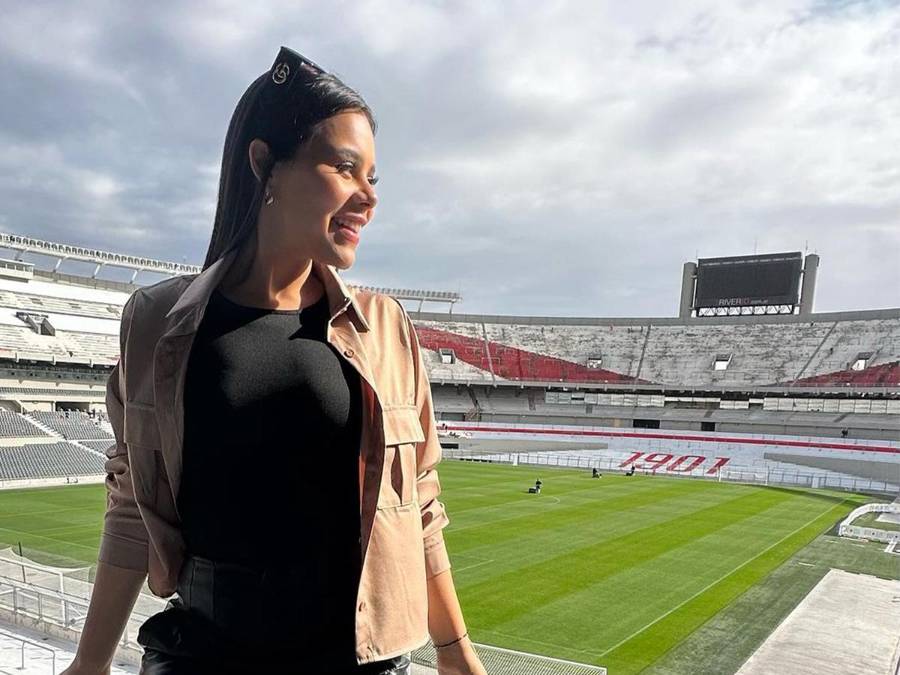 ¿Amantes? Chica se pronuncia tras ser mostrada por error por periodista