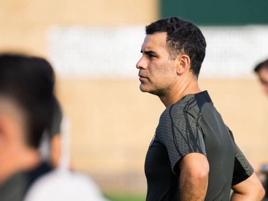 El mexicano Rafael Márquez dirige a las categorías inferiores del Barcelona y es fuerte candidato para ocupar el puesto de Xavi en el primer equipo.