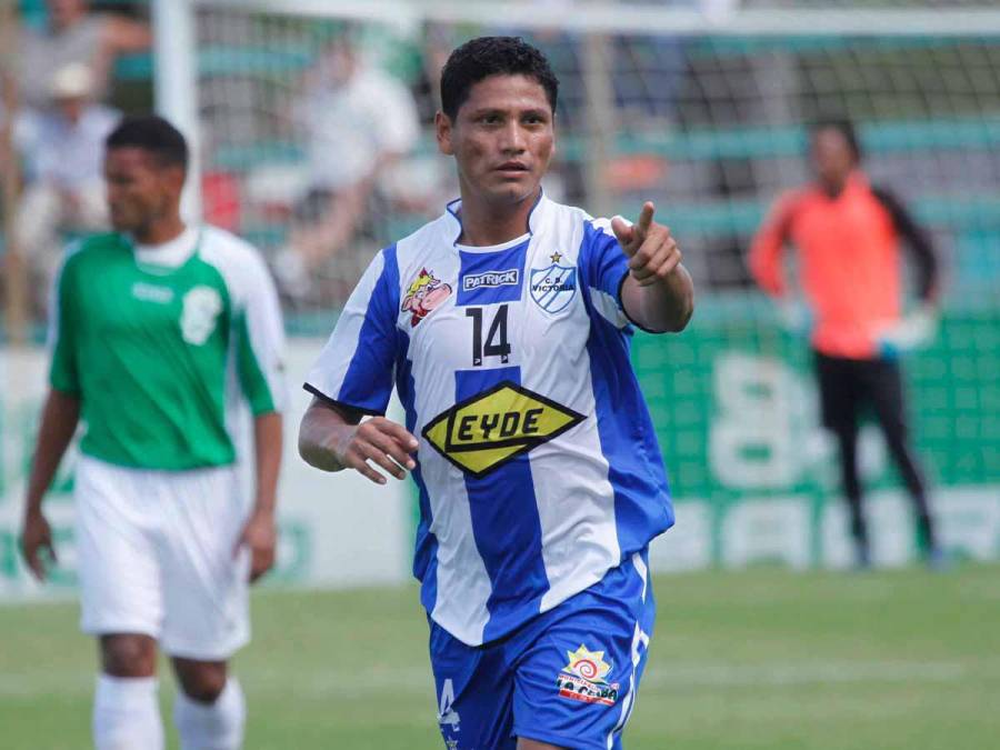 La Fiscalía Especial Contra el Crimen Organizado (FESCCO) y la Agencia Técnica de Investigación Criminal (Atic) ejecutaron una operación contra “Los Halcones” en Tela, organización a la que, supuestamente, pertenece un exjugador del fútbol profesional de Honduras.