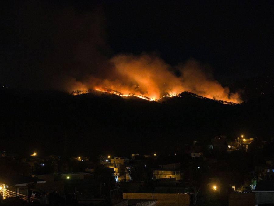 Logran controlar el incendio en el Cerro del Trigo