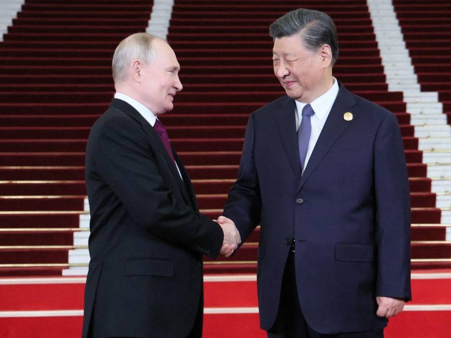 El presidente ruso, Vladimir <b>Putin</b>, fue recibido el martes por su homólogo y “querido amigo”, Xi Jinping en Pekín, China.