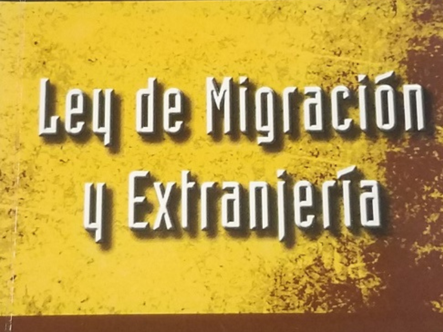 La Ley de Migración y Extranjería junto con su reglamento contienen los parámetros a seguir para convertirse en ciudadano de Honduras.