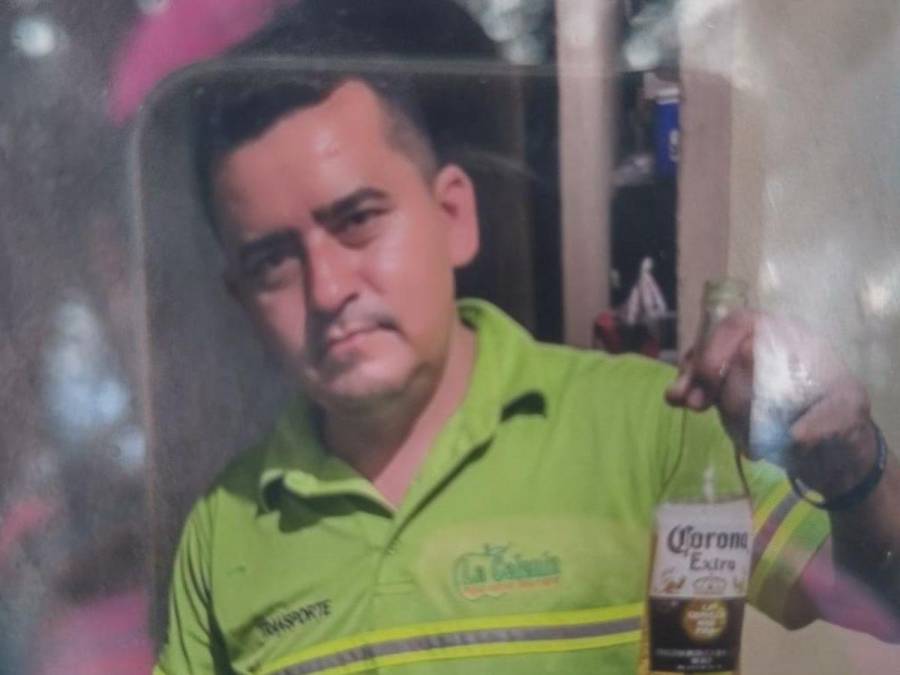 El esposo de Cindy se llamaba Víctor Manuel Martínez (43) y su padre era Agapito Martínez, un popular carpintero del sector.