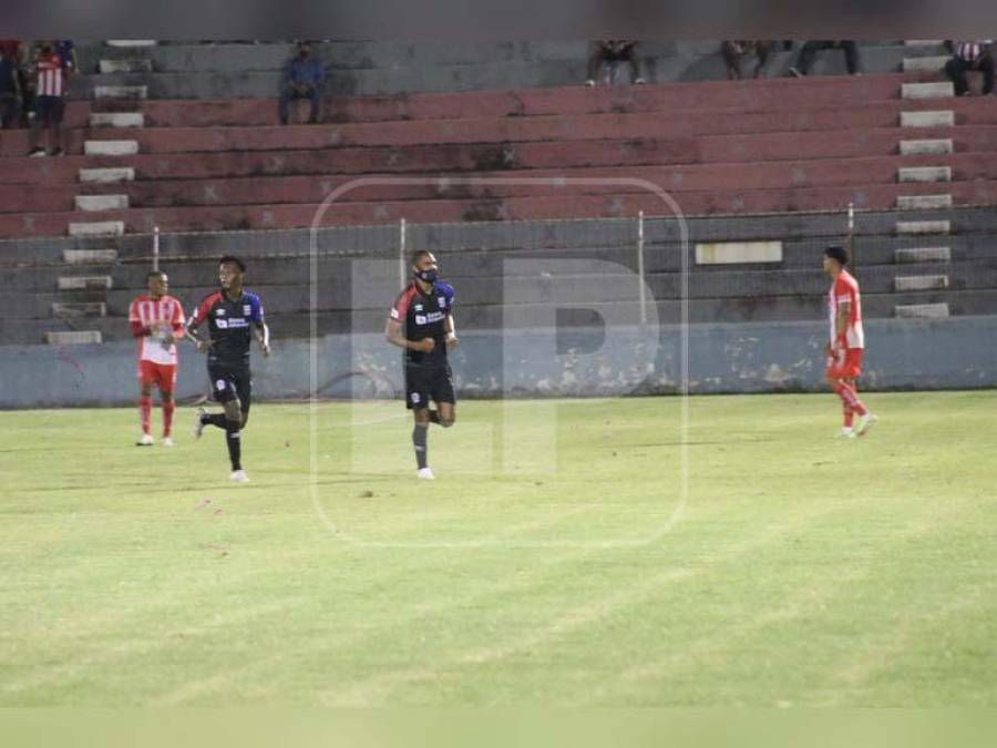 Jerry Bengtson puso a ganar al Olimpia pero al final el cuadro ceibeño lo terminó remontando.