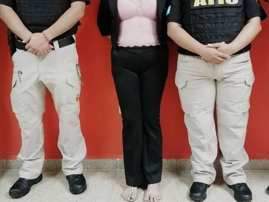 La mujer es acusada de trata de personas en su modalidad de explotación sexual comercial en perjuicio de dos jóvenes, que eran objeto de aprovechamiento erótico disfrazado de masajes.