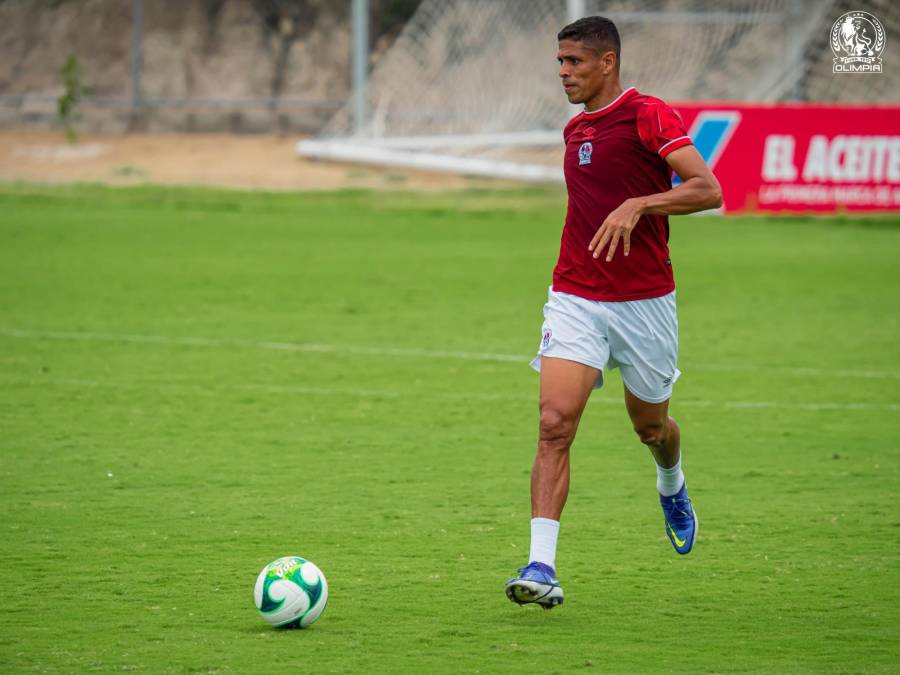 Juan Pablo Montes: El experimentado futbolista hondureño es uno de los fichajes del Olimpia para la actual temporada y hará dupla en la zaga central con José García para el duelo frente al Municipal.