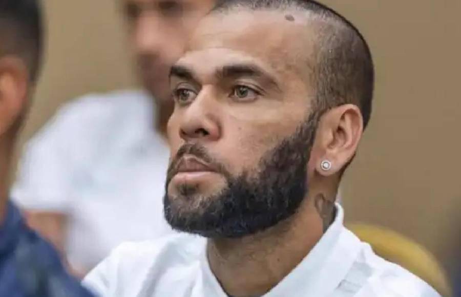 Es una petición a la que se ha opuesto la Fiscalía, que cree que persiste el riesgo de huida del acusado, dada su capacidad económica y la elevada pena impuesta.