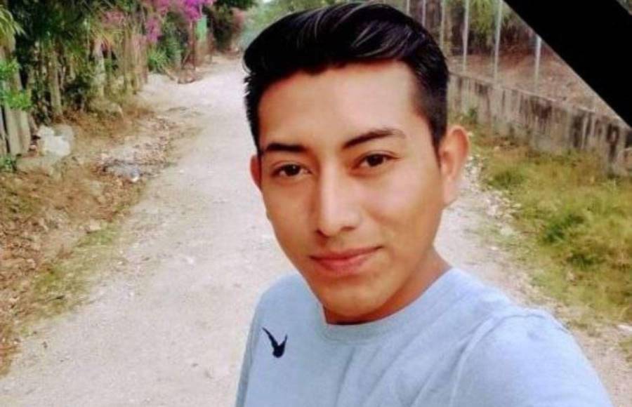 Al darse cuenta de que el tiroteo estaba ocurriendo en su casa, la madre de Romell salió a ver lo que ocurría.