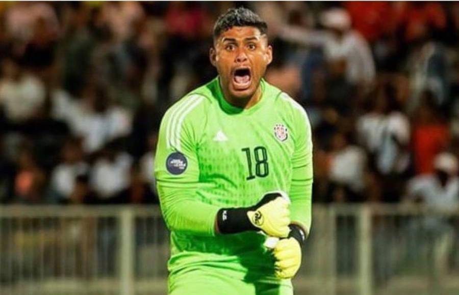 En la banca. Kevin Chamorro, ante la baja de Keylor Navas, tomó la titularidad en la portería tica en los cuartos ante Panamá por la Nations League.