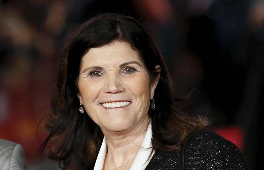 “Quiero comunicar en mi nombre y en nombre de mi familia (Familia Aveiro), que incluye a Georgina, esposa de mi hijo Cristiano, Rubina, esposa de mi hijo Hugo, mi yerno Alexandre, esposo de Katia, mis cuatro hijos y mis once nieto...”, mencionó la madre de CR7.