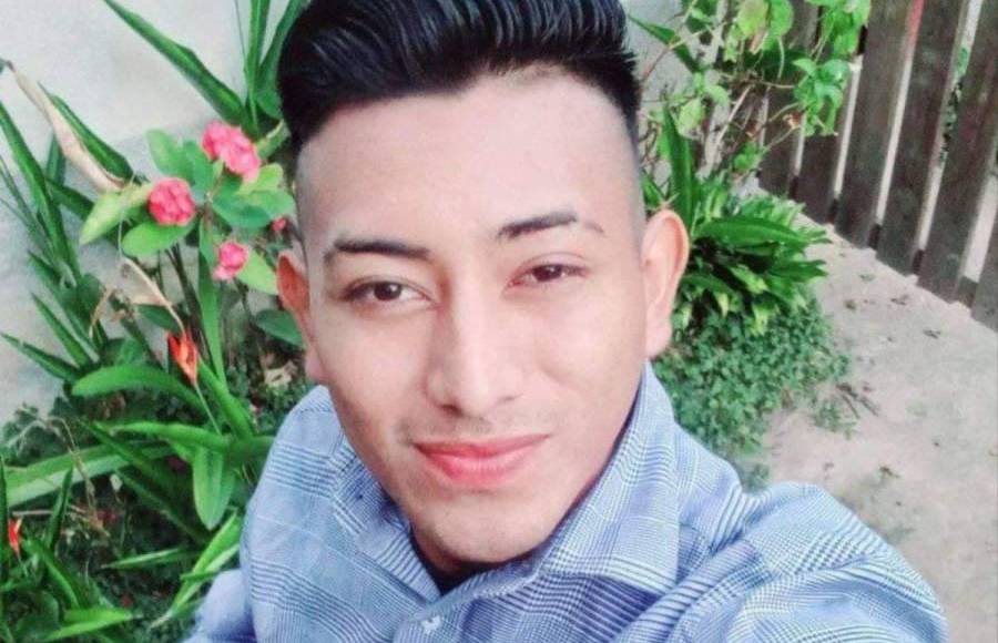  Informes preliminares indican que era alrededor de 2:00 am. cuando su fel telular sonó, ya que descansaba ese día. 