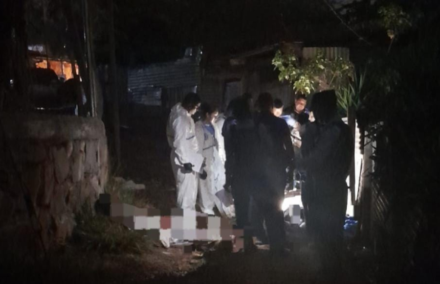 Según el informe policial, habrían sido asesinados por sujetos que vestían como policías militares. 