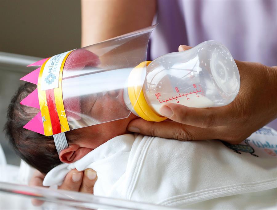 Abbott acuerda reactivar fábrica de leche en polvo para bebés en para paliar la escasez en EEUU