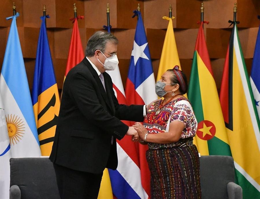 Rigoberta Menchú dice “no” a la violencia contra las mujeres