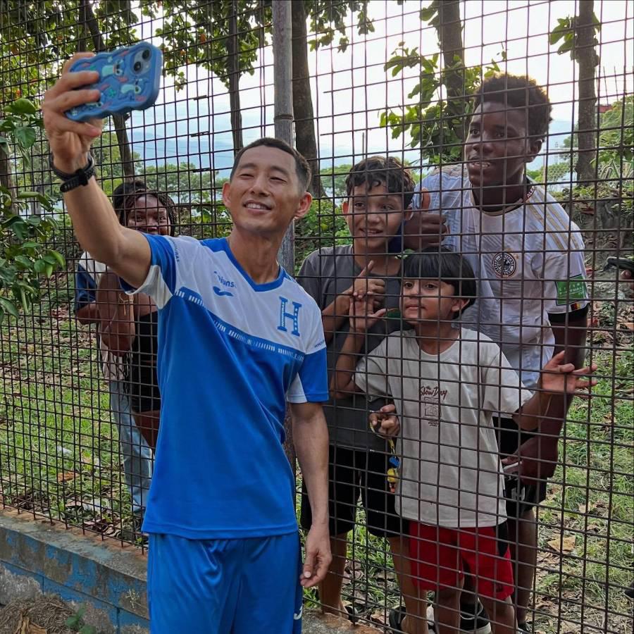 Shin Fujiyama saca preparación militar y el Primi Maradiaga su carácter mundialista