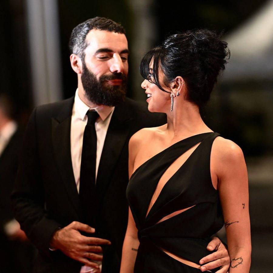 Dua Lipa publicó imágenes con el cineasta u escribio: “Anoche en Cannes con mi amorcito (Last night in Cannes with my sweetheart)”.