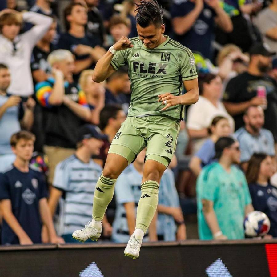 Denil Maldonado se quedó con su equipo Los Ángeles FC y en el partido del sábado marcó un gol para el triunfo ante Sporting Kansas City.
