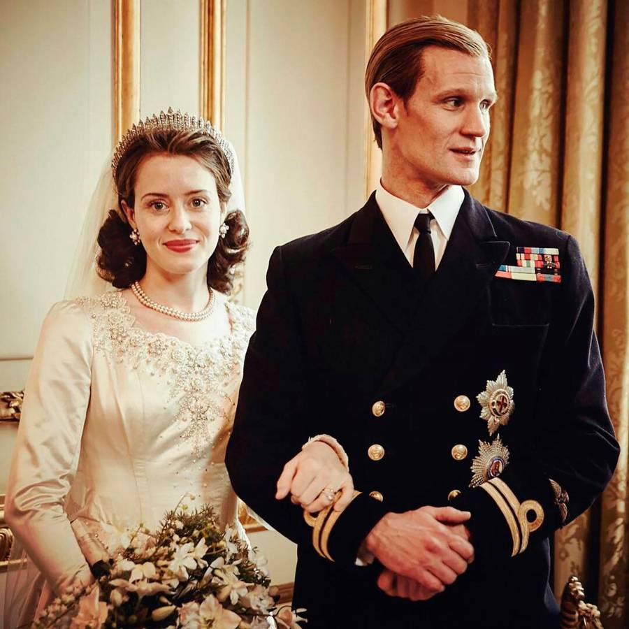 Claire Foy y Matt Smith en una escena de “The Crown”.