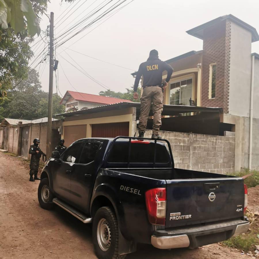 En el operativo ejecutado por la DLCN en Santa Bárbara capturaron a Willians René Paz, quien es el segundo al mando en la organización criminal del Negro Volqueta.